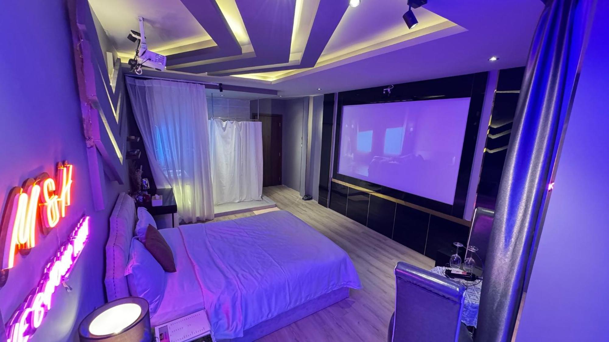 M&H Cinema Hotel Ho Chi Minh City Bagian luar foto