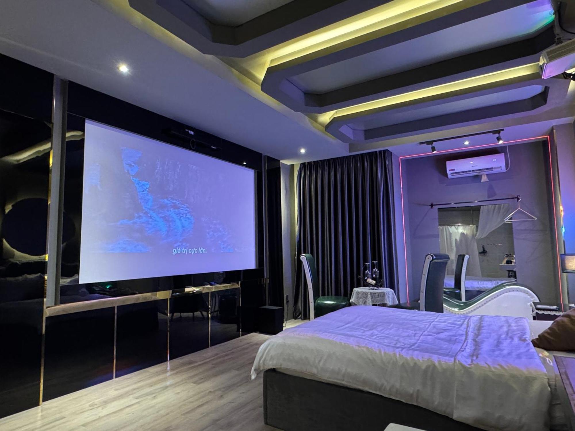 M&H Cinema Hotel Ho Chi Minh City Bagian luar foto