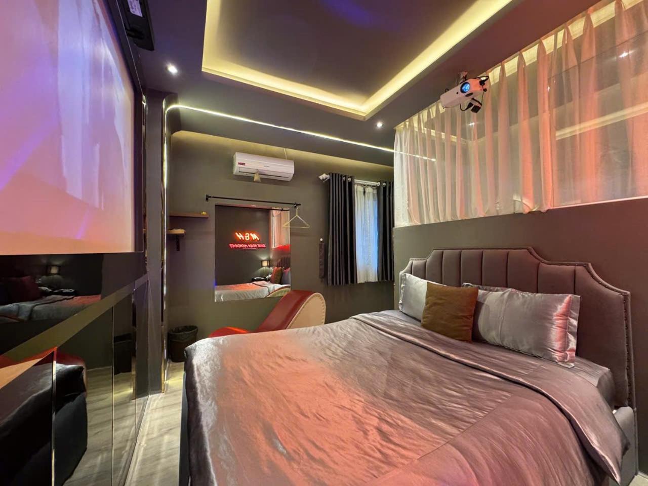 M&H Cinema Hotel Ho Chi Minh City Bagian luar foto