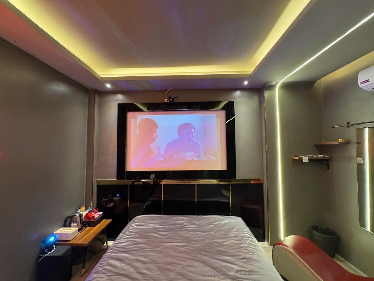 M&H Cinema Hotel Ho Chi Minh City Bagian luar foto