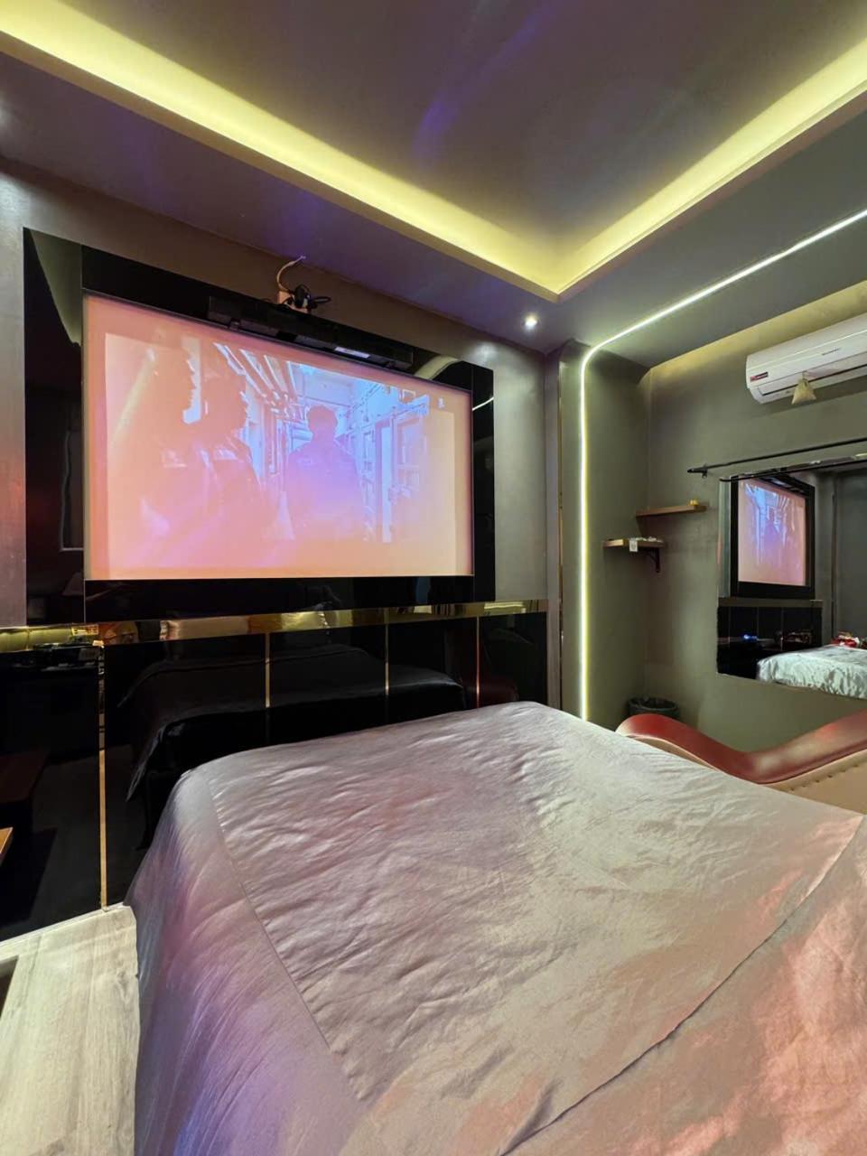 M&H Cinema Hotel Ho Chi Minh City Bagian luar foto
