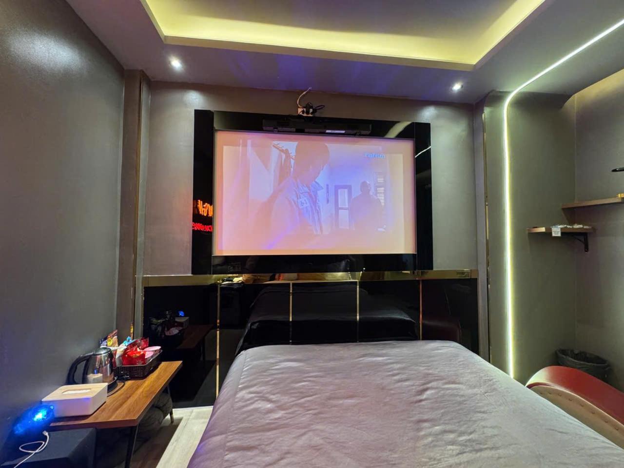 M&H Cinema Hotel Ho Chi Minh City Bagian luar foto
